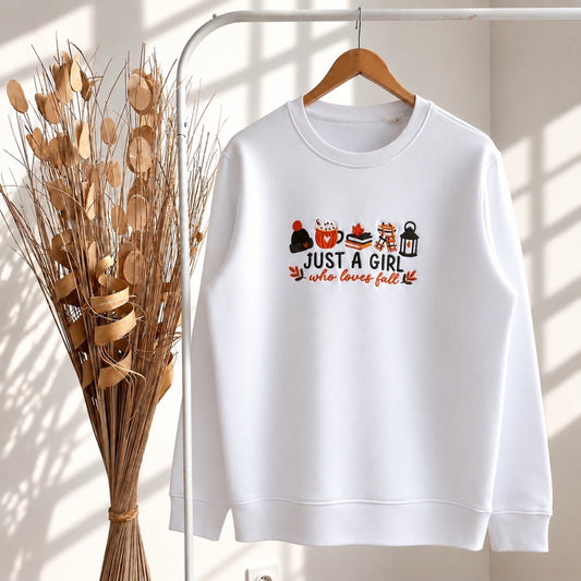 Sweat brodé « Just a girl who loves fall » d’Automne